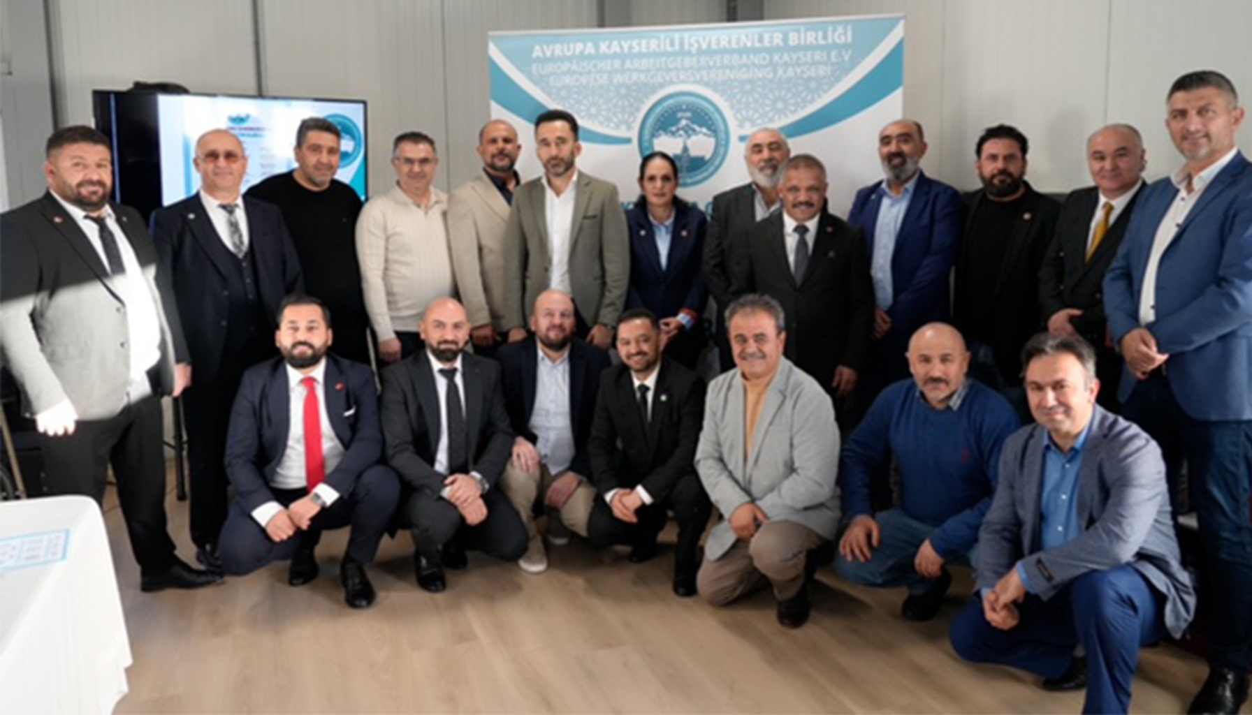 Avrupa Kayserili İşverenler Birliği Genel Kurulunu yaptı. Başkanlığa Hızar Tekrar Seçildi